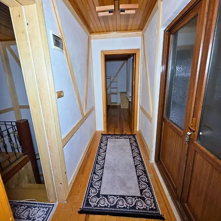 샬레 Nefes Echoes By The Woods